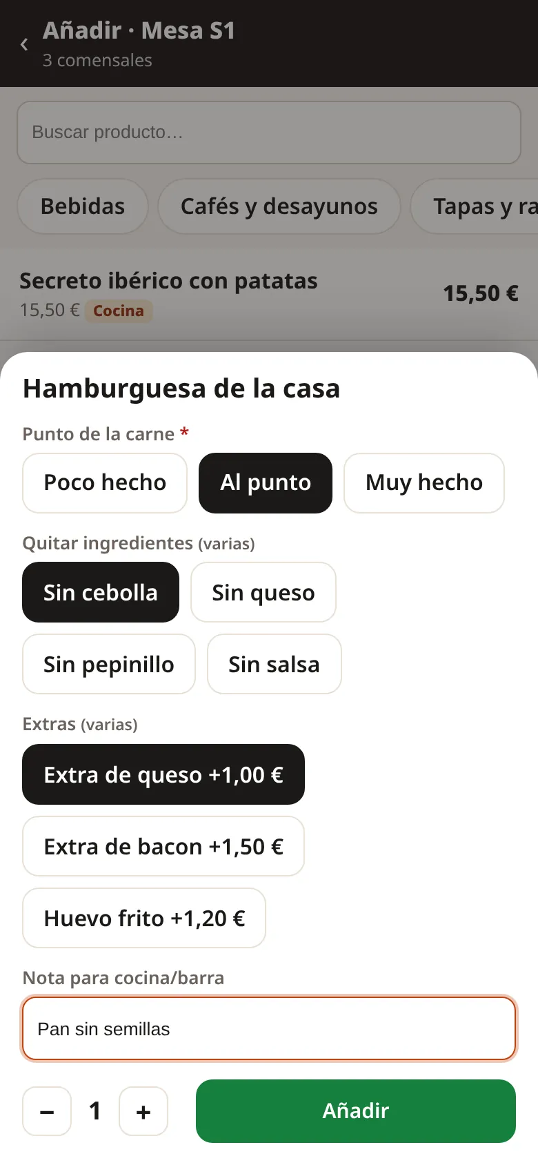 Carta en el móvil del camarero con opciones